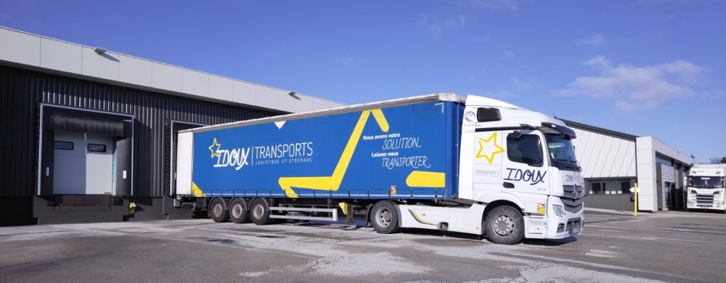 Un camion de la flotte de véhicules IDOUX